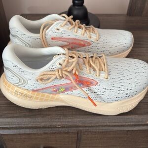 NEW Brooks Glycerin 21 Womens size 8.5 Running Comfort Shoes